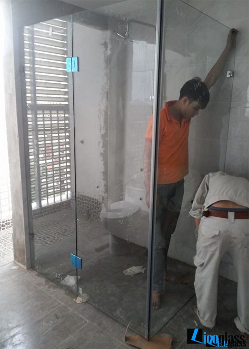 vách kính 180 độ vách kính 180 độ